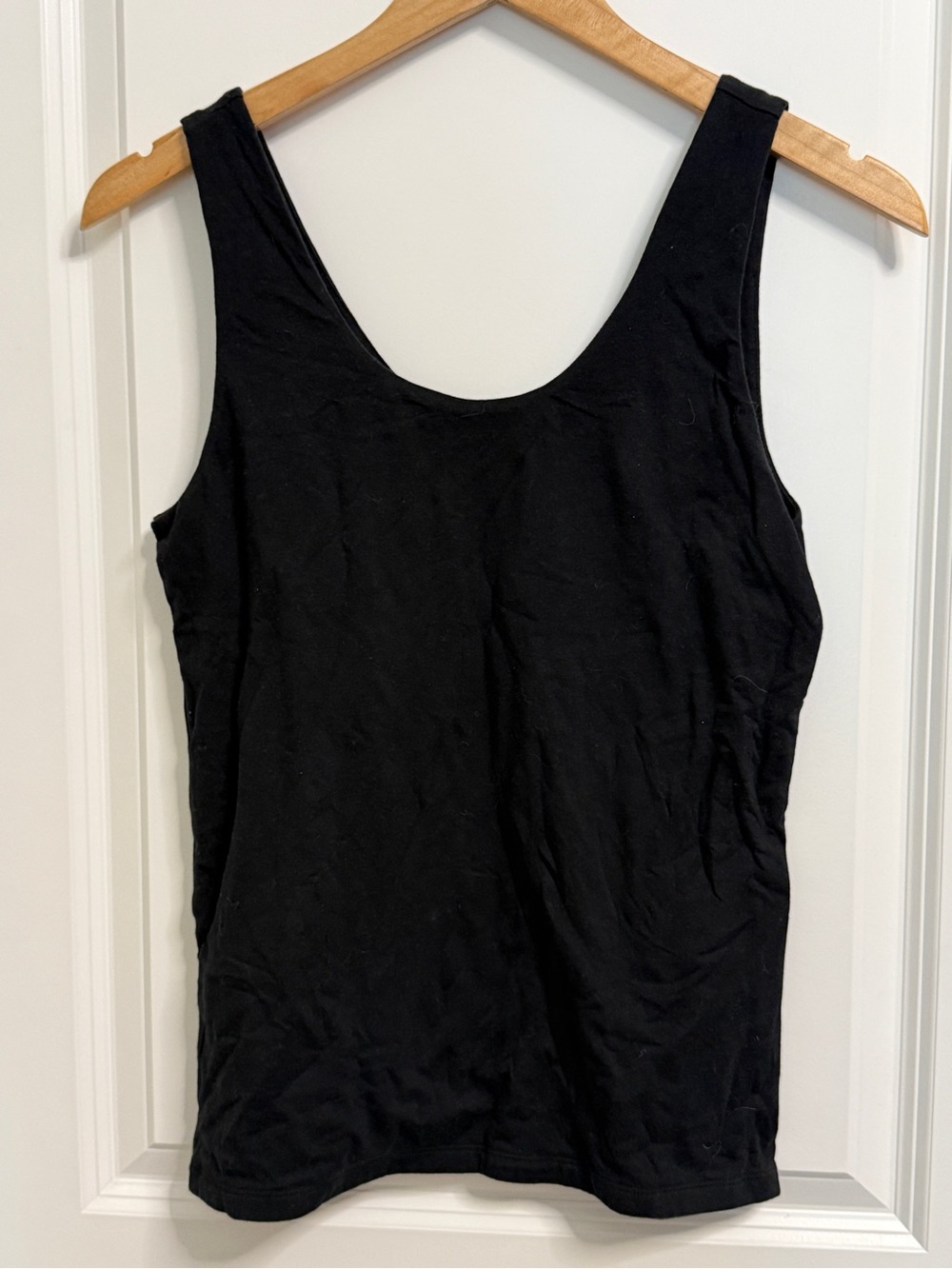 Women's Black Scoop Neck Tank Top - Classic Sleeveless Fit